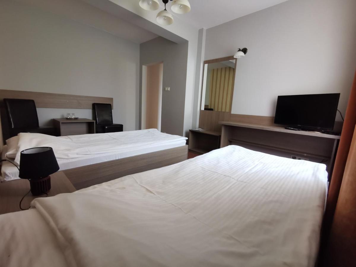 Hotel Zieliniec Poznań Exteriör bild
