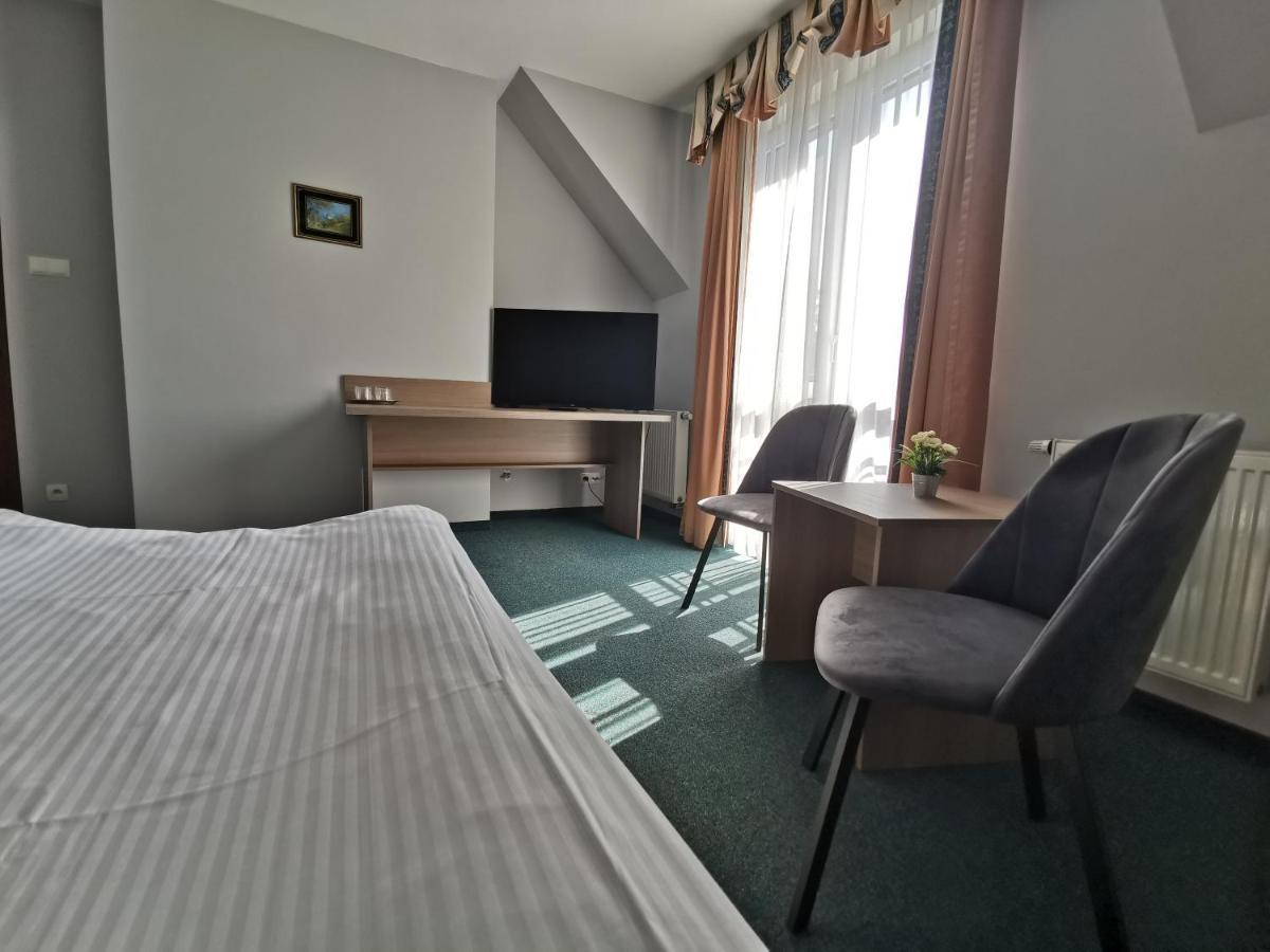 Hotel Zieliniec Poznań Exteriör bild