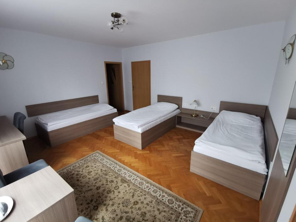 Hotel Zieliniec Poznań Exteriör bild