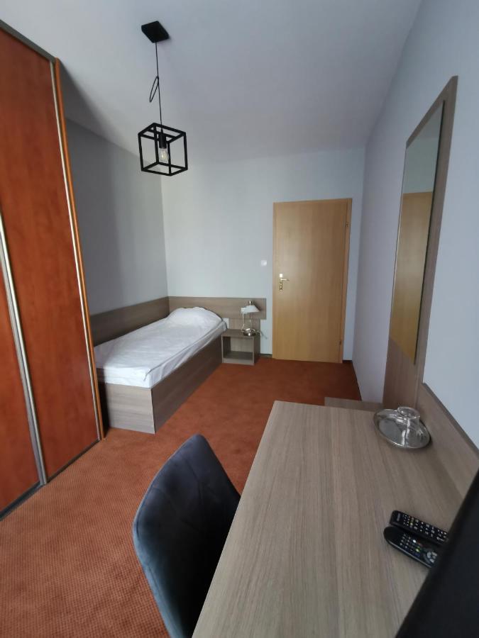 Hotel Zieliniec Poznań Exteriör bild