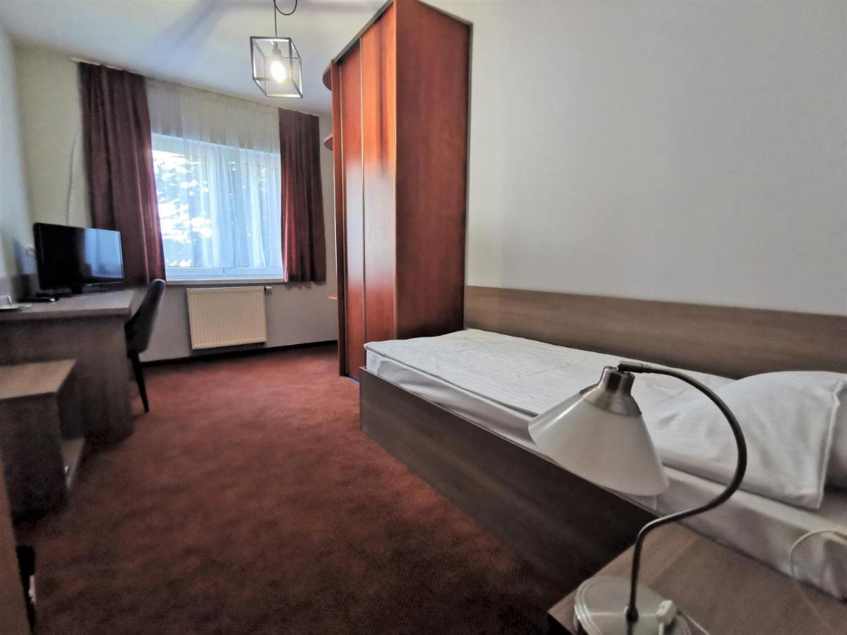 Hotel Zieliniec Poznań Exteriör bild