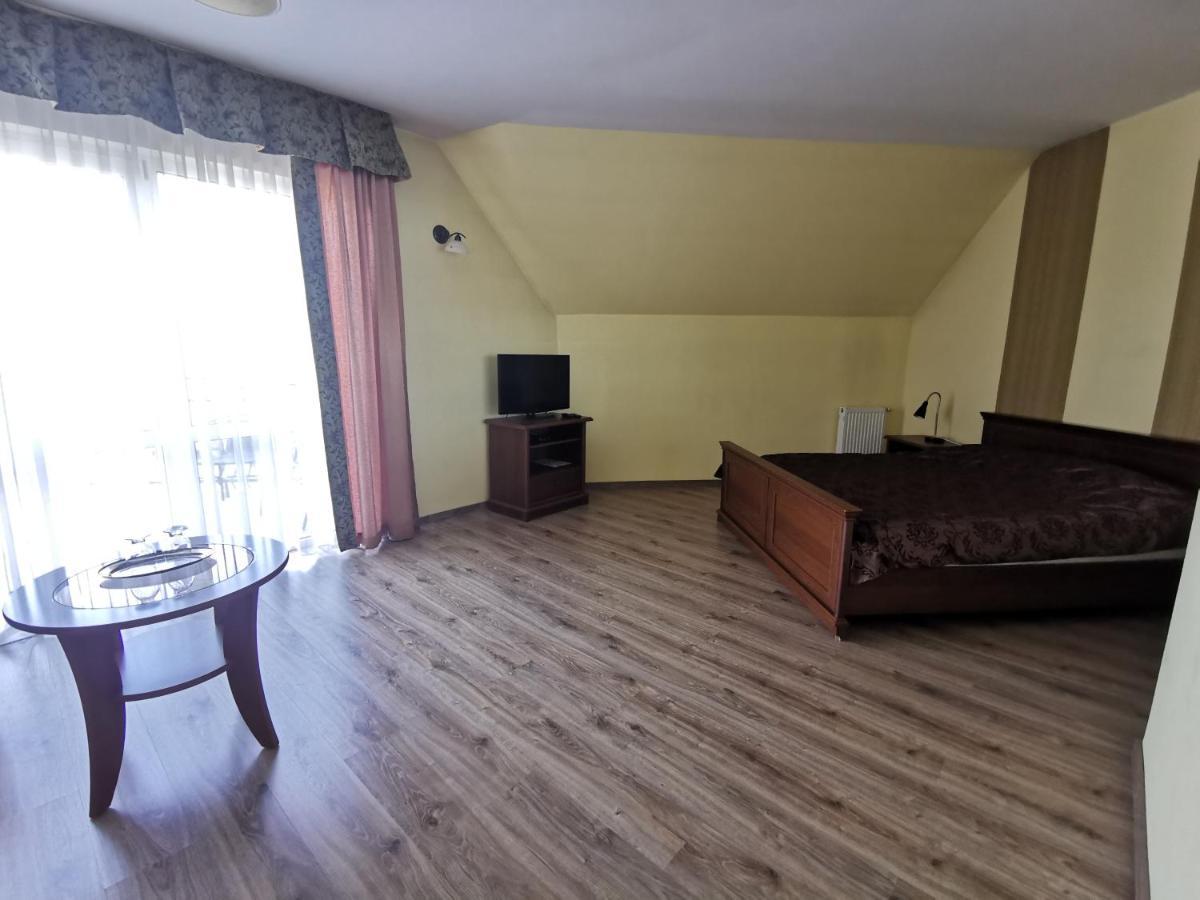 Hotel Zieliniec Poznań Exteriör bild
